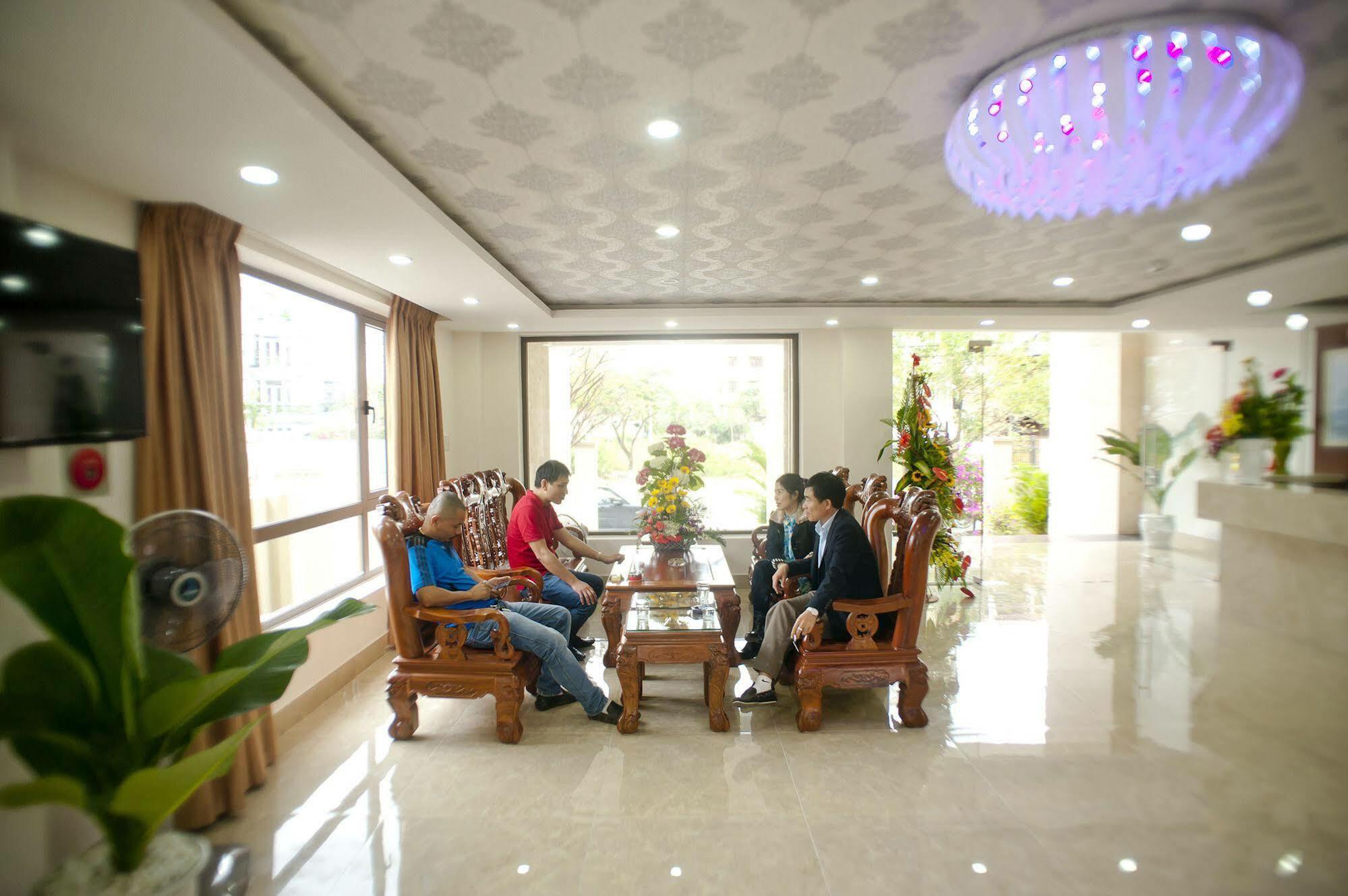 Oyo 236 Hoa Mai Boutique Hotel Da Nang Exterior photo